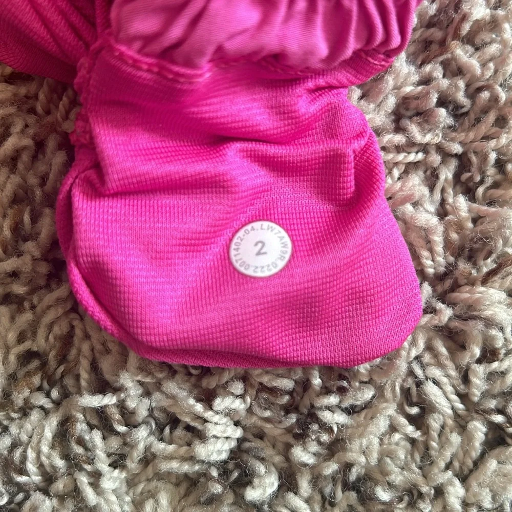 lululemon athletica Pink hotty hot 2.5 inch Shorts - Picture 5 of 7